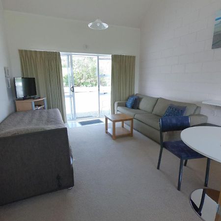 Castle Court Motel Уелсфорд Екстериор снимка