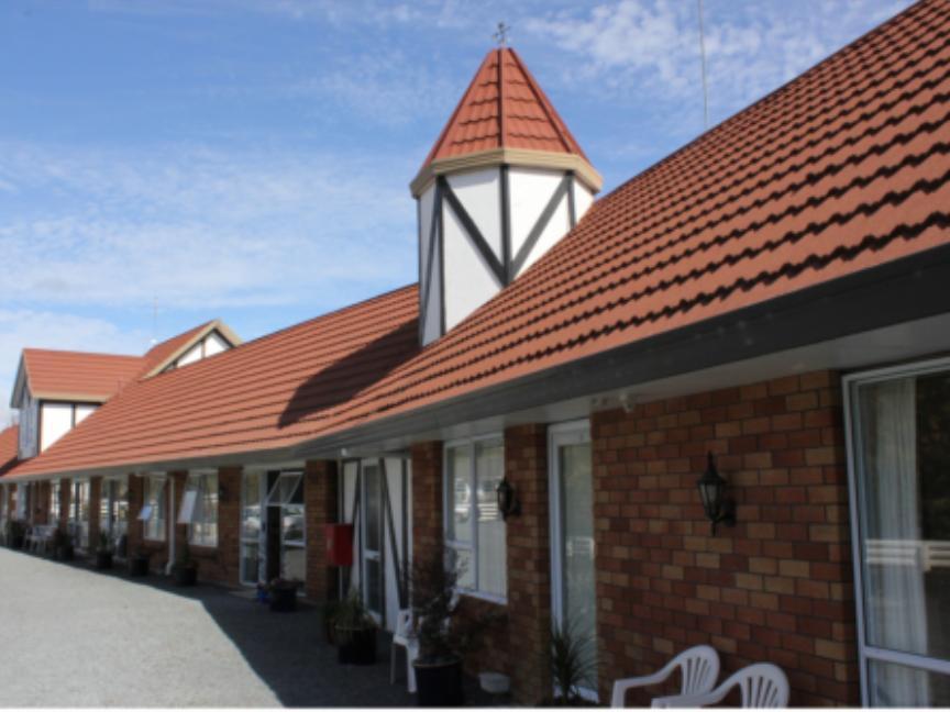 Castle Court Motel Уелсфорд Екстериор снимка