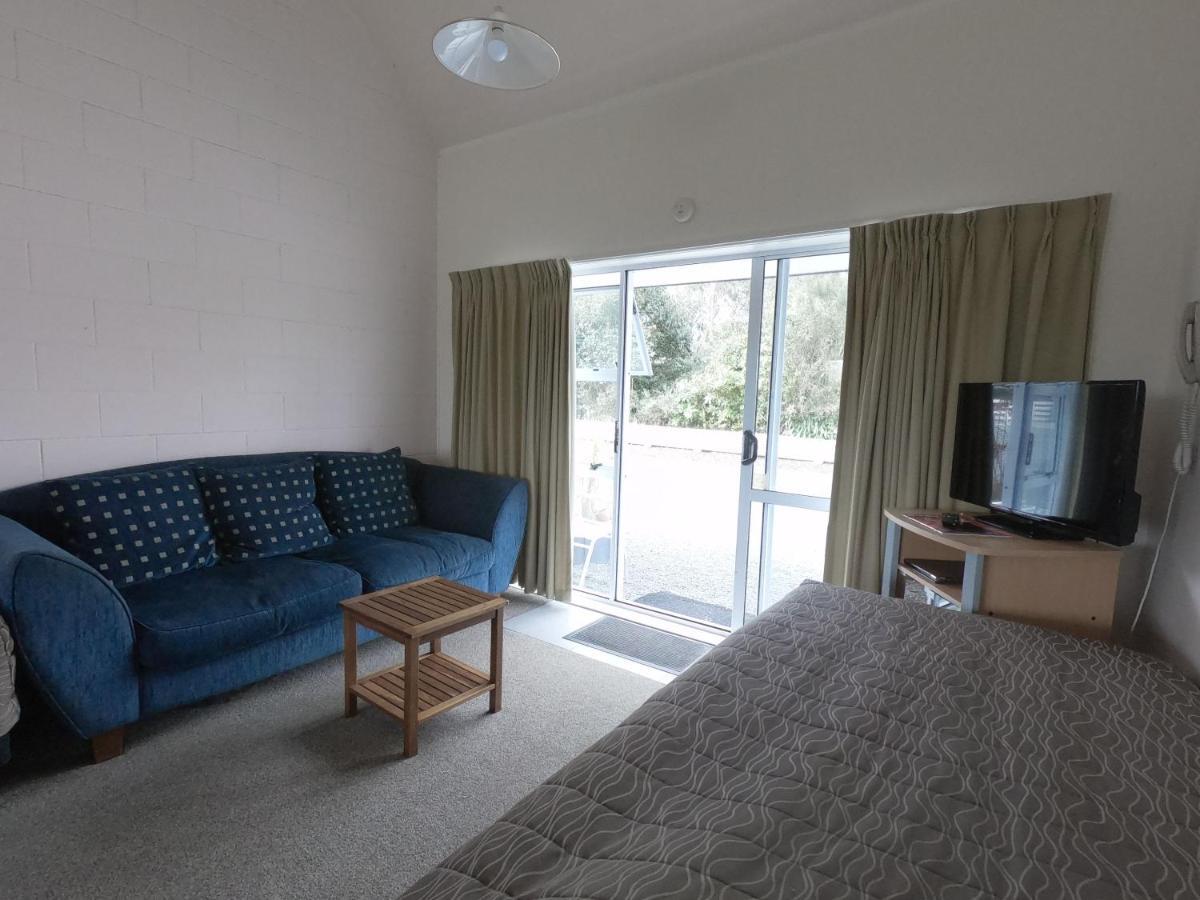 Castle Court Motel Уелсфорд Екстериор снимка