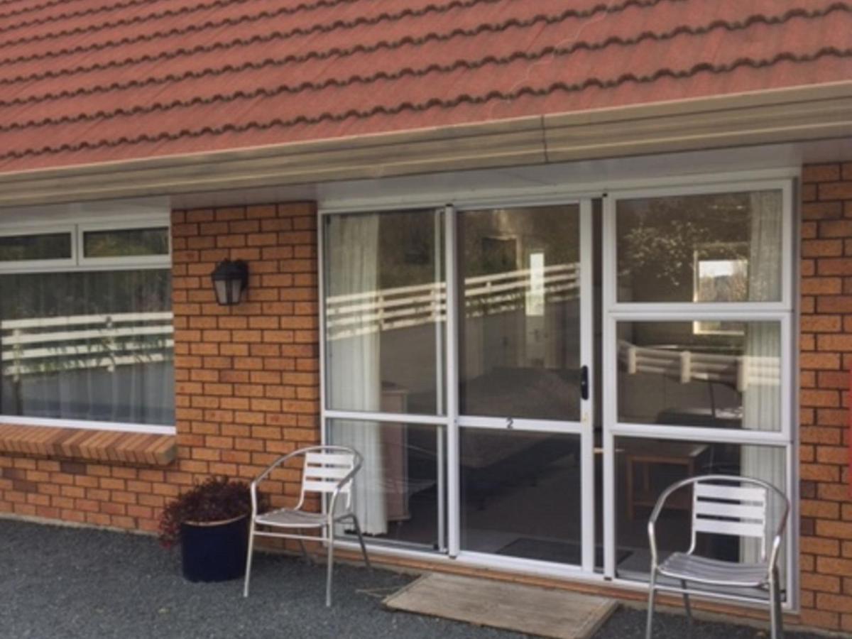 Castle Court Motel Уелсфорд Екстериор снимка